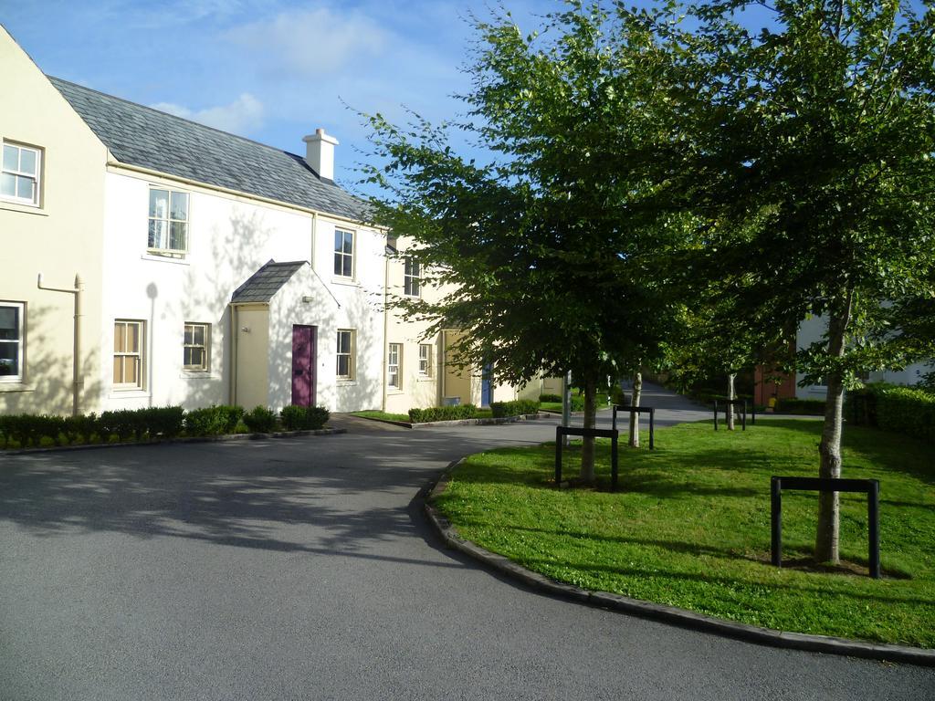 Bunratty Castle Gardens Home Стая снимка